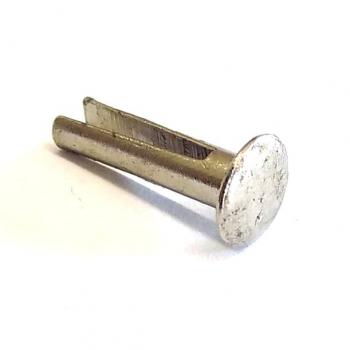 Spreader rivet for bench